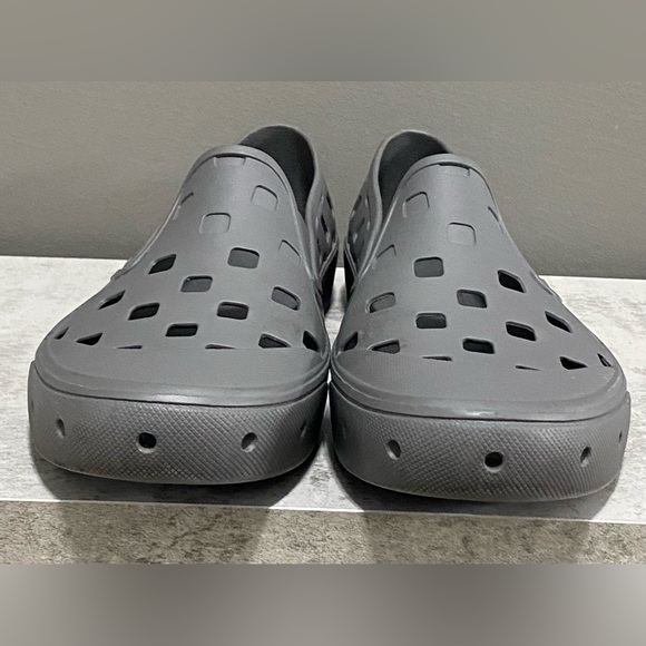 Vans Trek Slip-on Grey Perforated Loafers Water friendly shoes Size 12 - Picture 2 of 8